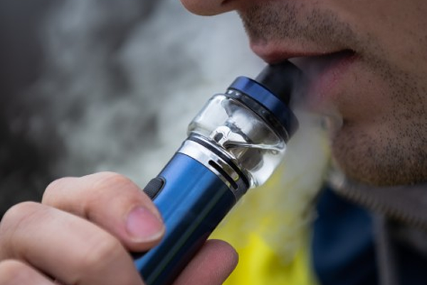 Cigarro eletrônico: ele é mesmo vilão?